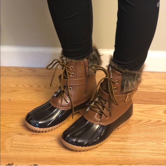 ❗️ONLY 2 LEFT❗️Duck Boots - Picture 3 of 3